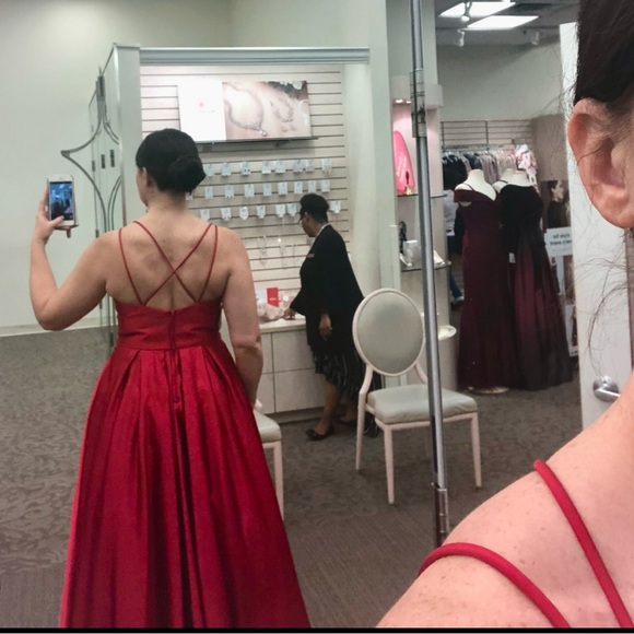 Elegant Red Ball Gown Dress - Picture 6 of 8